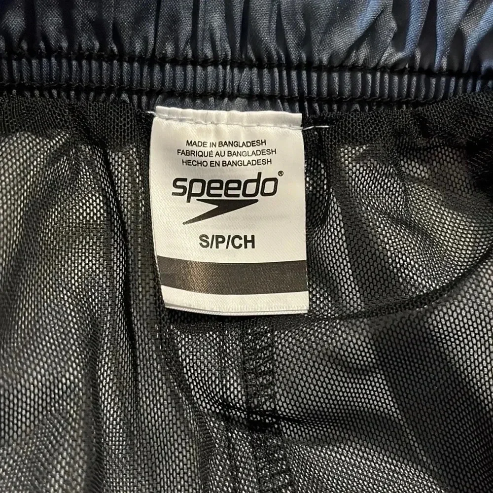 SPEEDO 4 way comfort stretch swim trunks Size Small